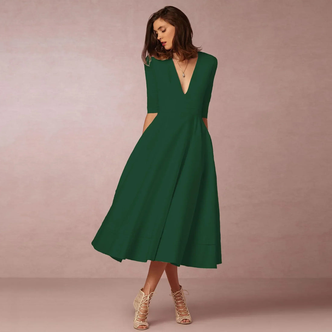 Vestido del mediodía de mujeres marfil: vestido de algodón con elegante corte