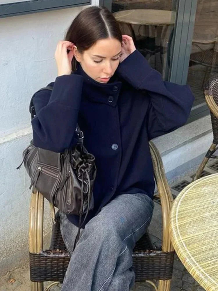 Yara Giacca Corta Donna – Cappotto Elegante con Collo Alto e Taglio Slanciato