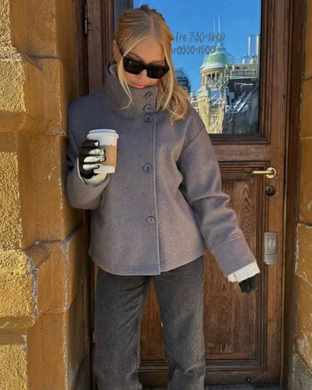 Yara Chaqueta Corta Mujer – Abrigo Elegante con Cuello Alto y Corte Favorecedor