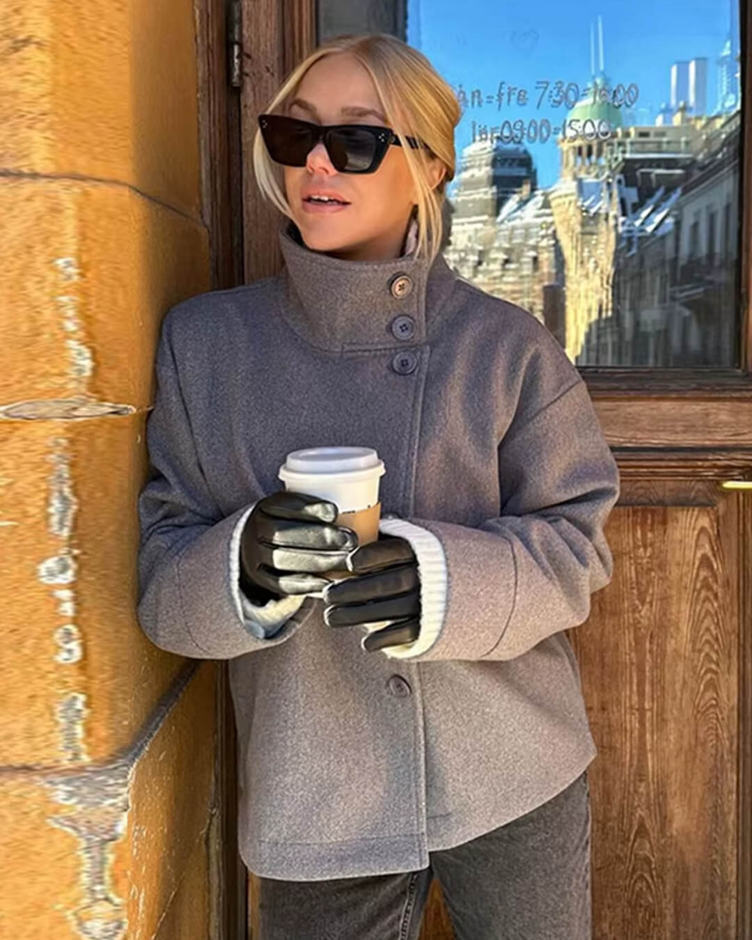 Yara Giacca Corta Donna – Cappotto Elegante con Collo Alto e Taglio Slanciato