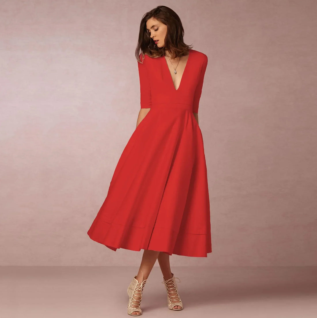 Vestido del mediodía de mujeres marfil: vestido de algodón con elegante corte