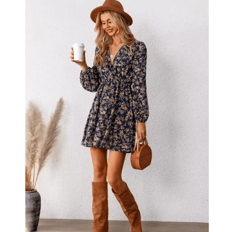 Selina Mini Vestido para mujeres - estampado floral romántico con cuello en V y corte de fluido y corte