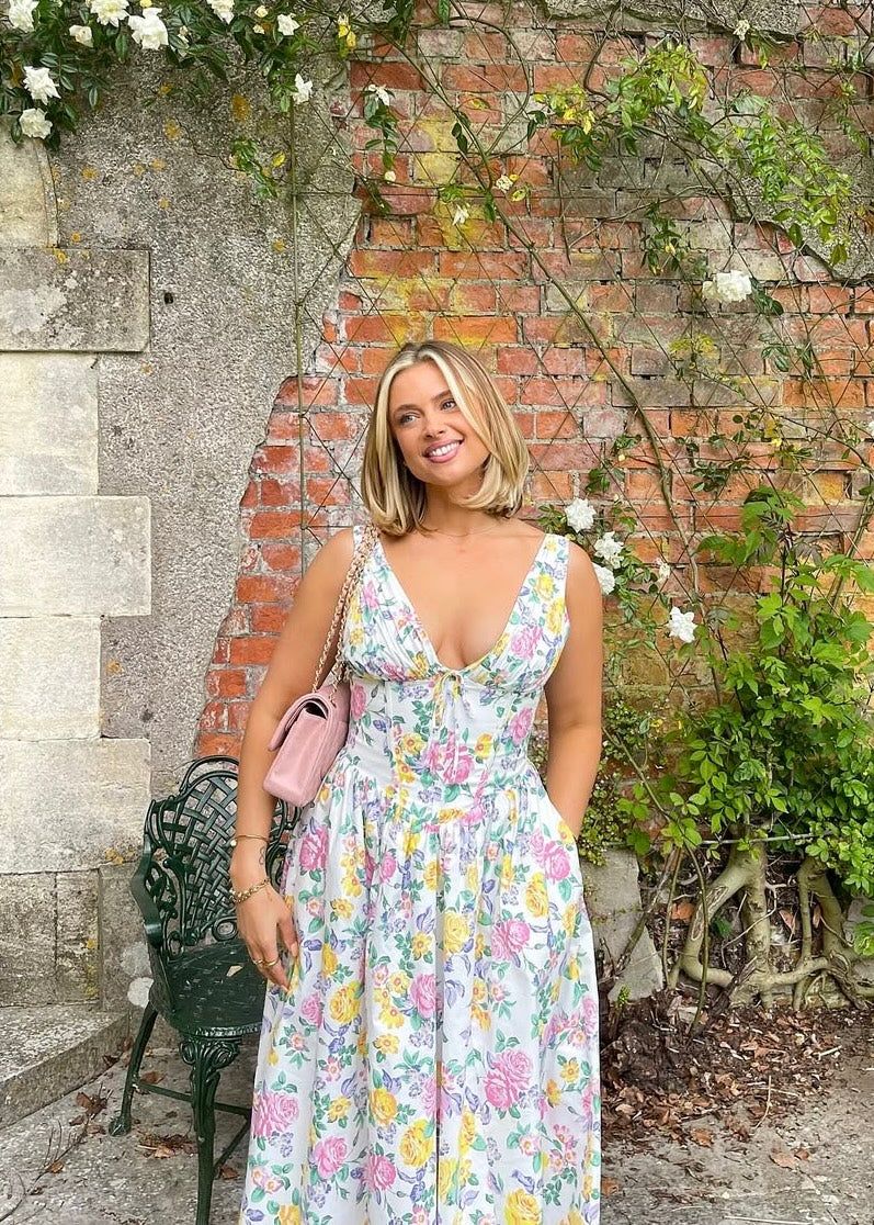 Robe d’Été Femme Mika – Élégante Robe Fleurie avec Coupe Flatteuse & Poches Pratiques