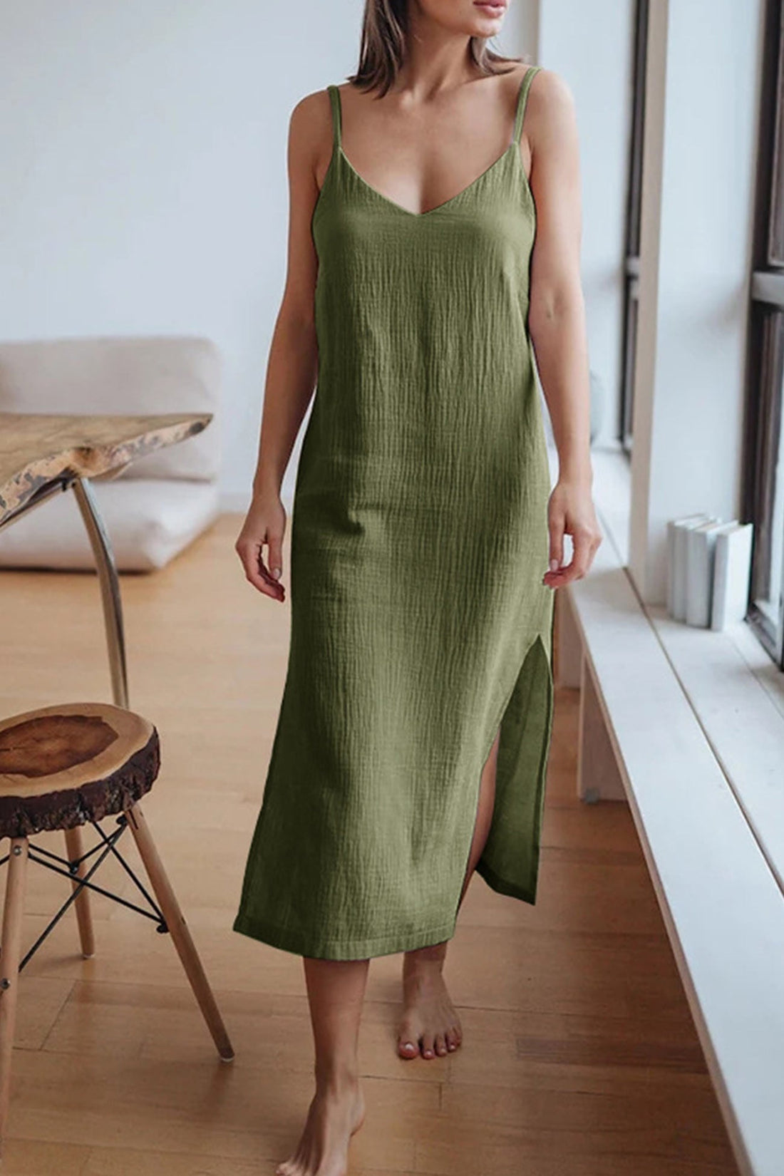 Abito estivo femminile Cristy - Camera di abito in lino midi con V -Collar, spaghetti e cinghie di slot