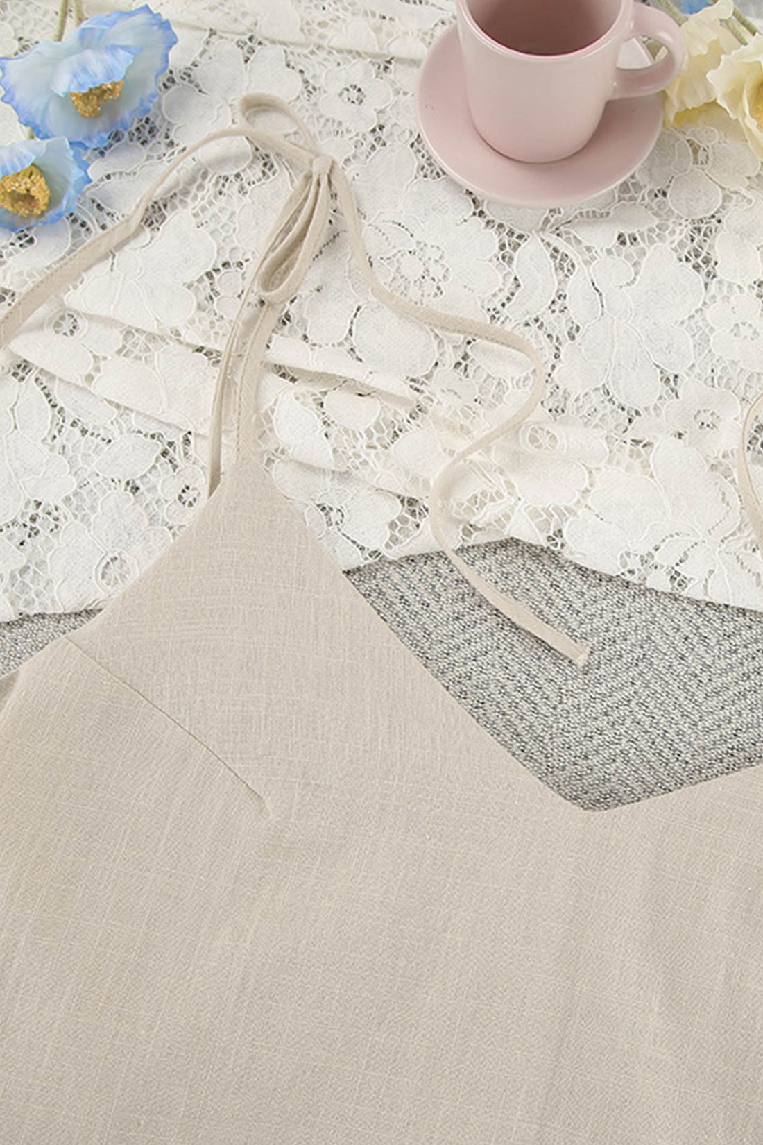 Abito camo con cinturini annodati e schiena nuda lillan - scollatura a V.
