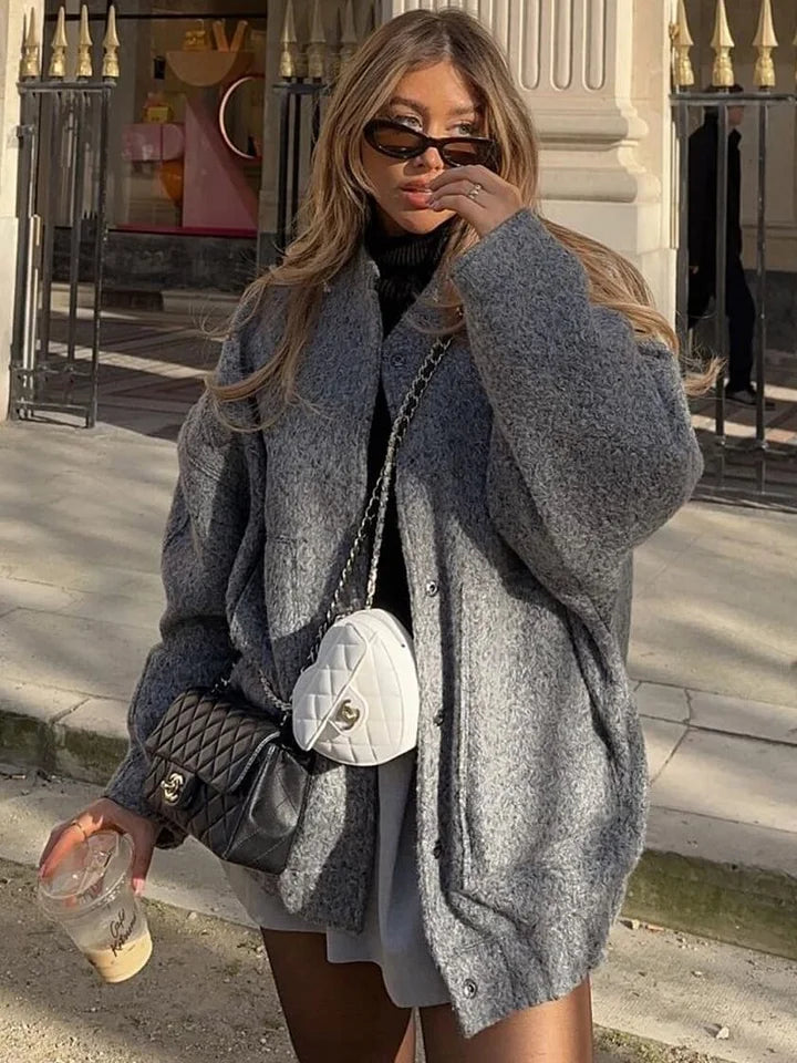 Norlyn Bomber Oversize Femme – Veste Tendance avec Col Montant, Boutonnage Caché & Coupe Ample