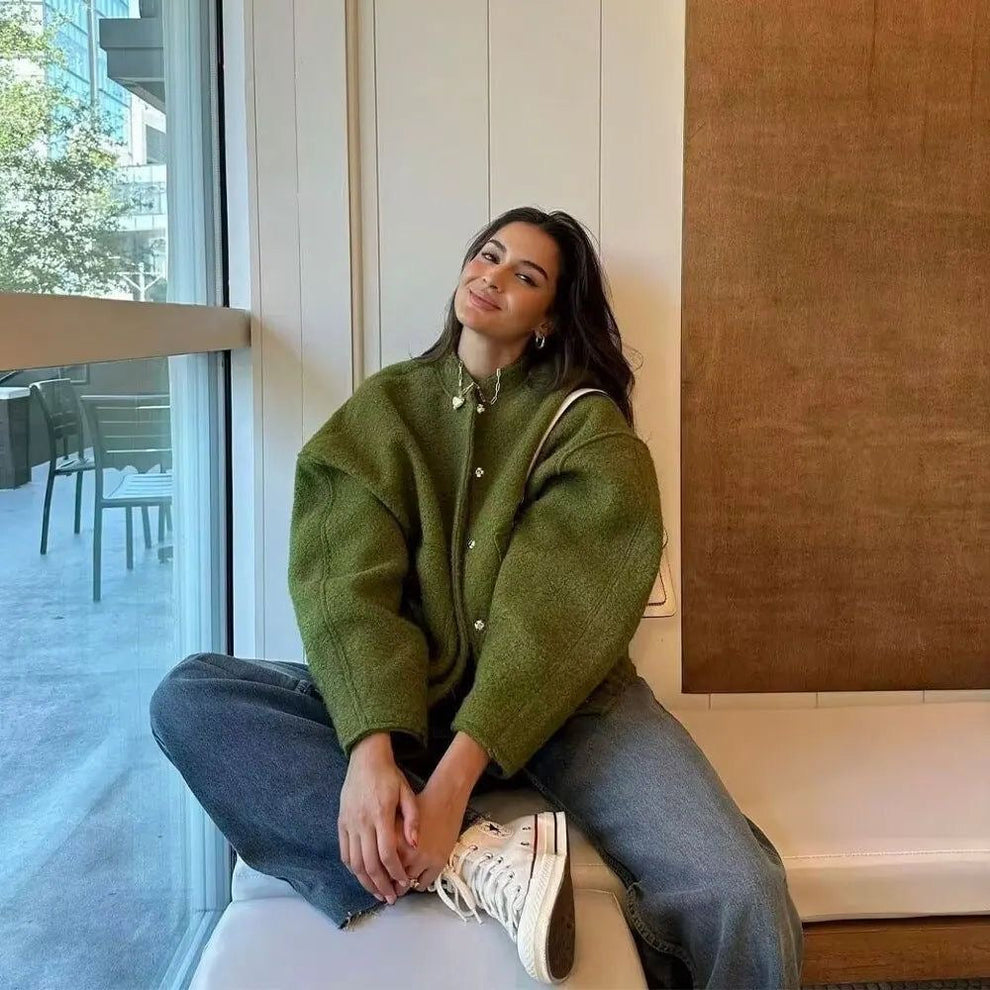 Norlyn Bomber Oversize Femme – Veste Tendance avec Col Montant, Boutonnage Caché & Coupe Ample