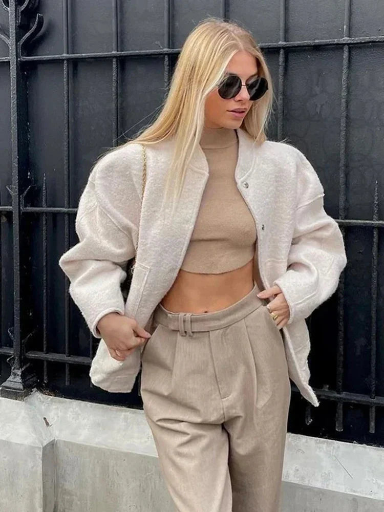 Norlyn Bomber Oversize Femme – Veste Tendance avec Col Montant, Boutonnage Caché & Coupe Ample