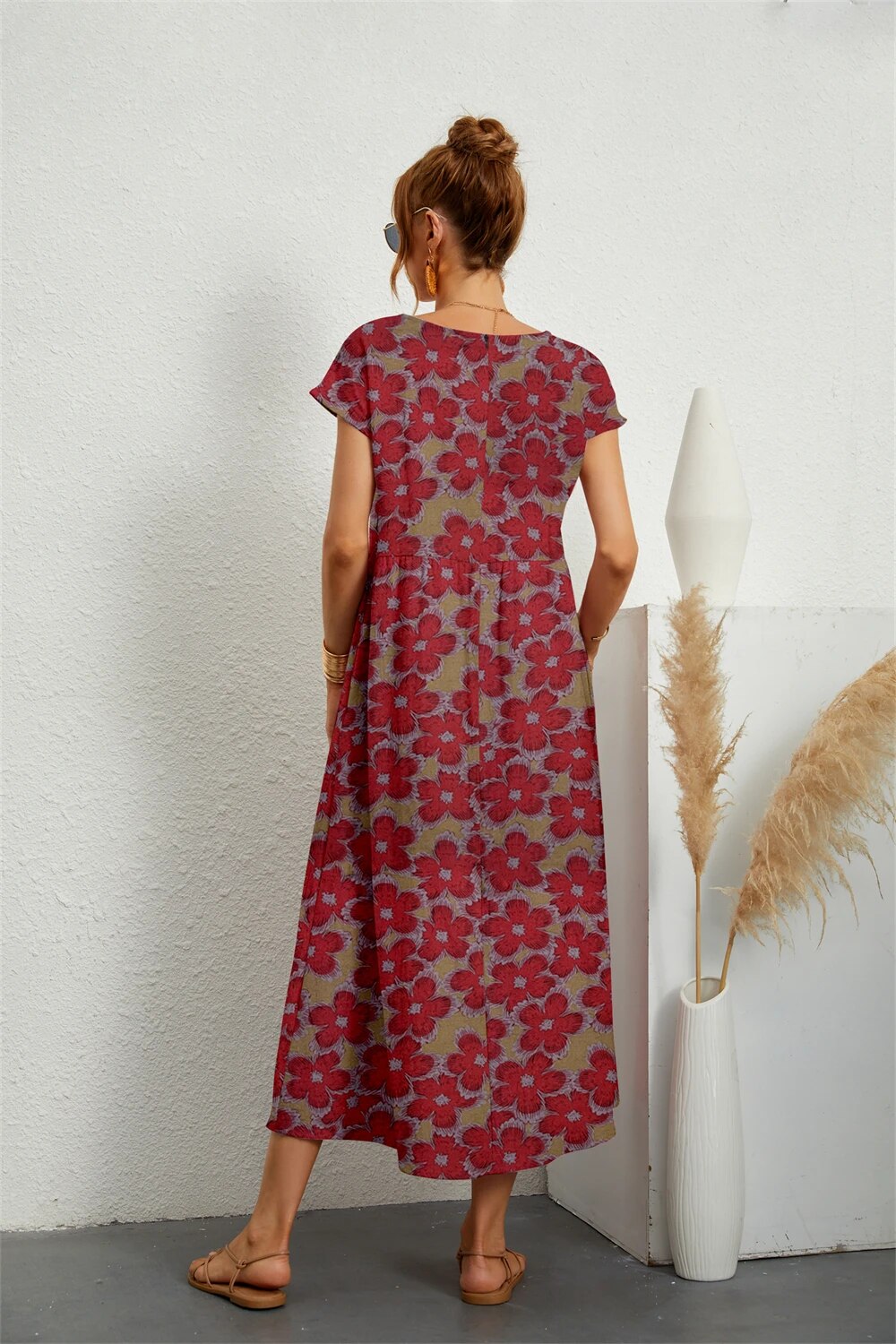 Vestido para mujeres Henrielle Midi: elegante estampado de flores, mangas cortas y corte cómodo