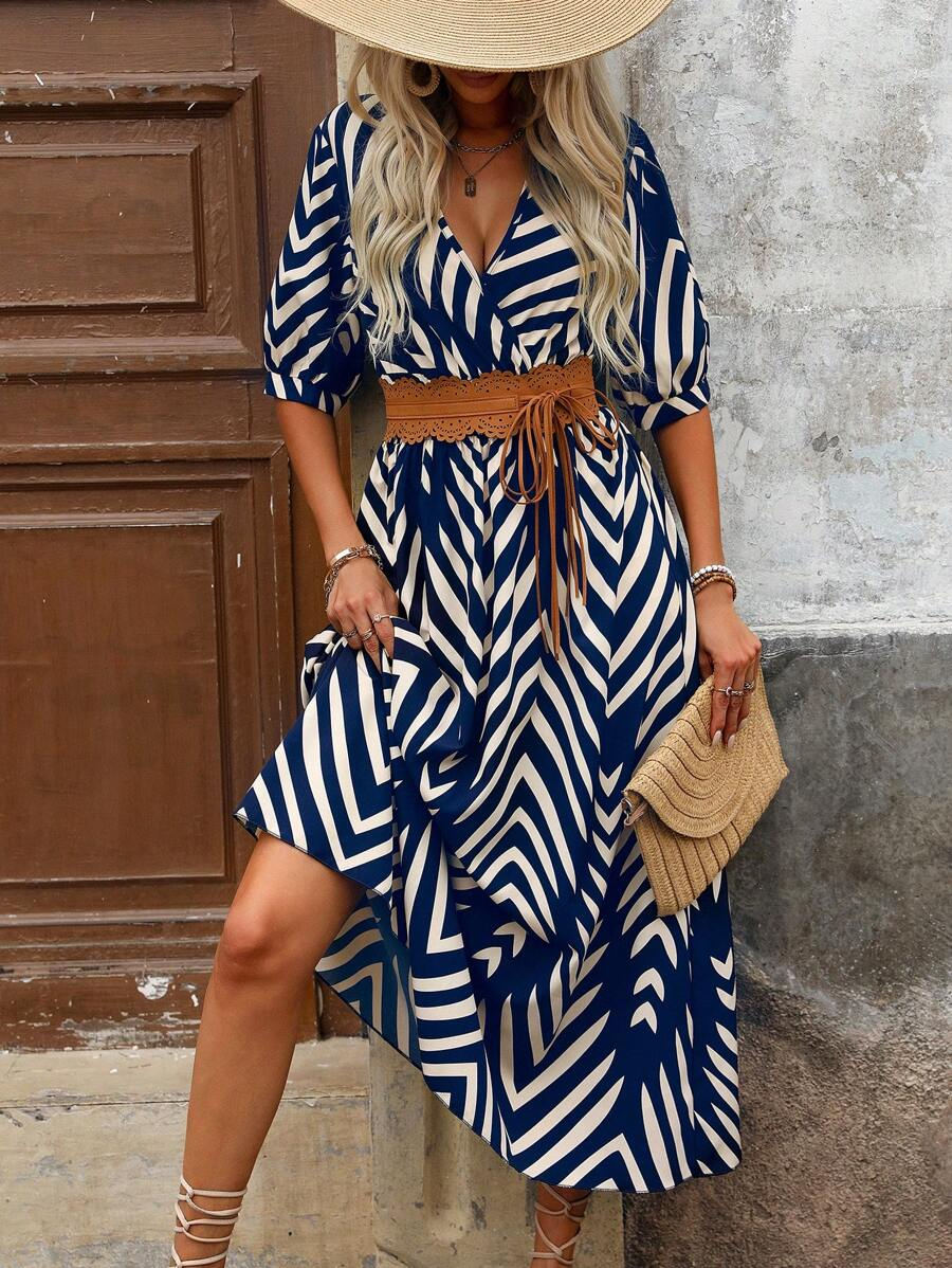 Charlie Robe Longue Femme – Ceinturée avec Imprimé Graphique Chic & Coupe Moderne