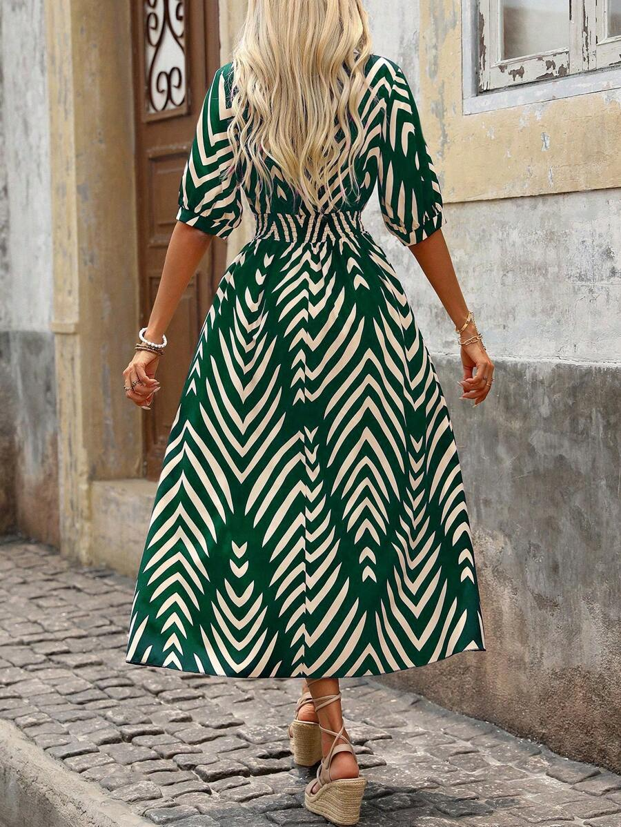 Charlie Robe Longue Femme – Ceinturée avec Imprimé Graphique Chic & Coupe Moderne