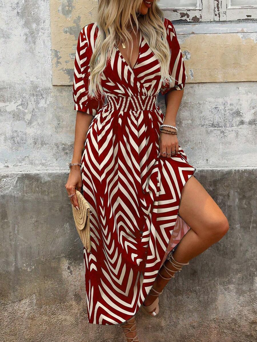 Charlie Robe Longue Femme – Ceinturée avec Imprimé Graphique Chic & Coupe Moderne