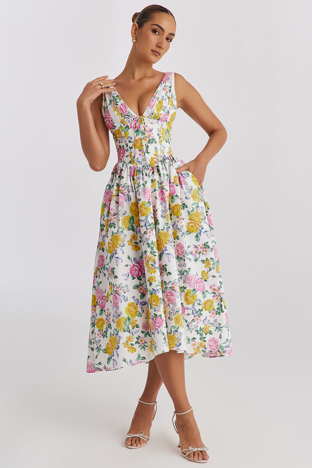 Robe d’Été Femme Mika – Élégante Robe Fleurie avec Coupe Flatteuse & Poches Pratiques
