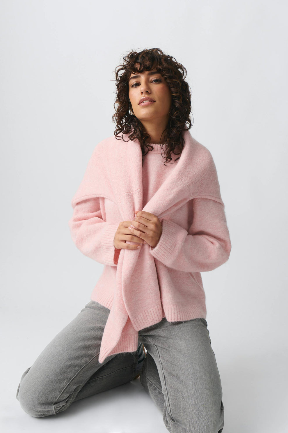Riam Pull Oversize Mujer – Tejido Suave con Mangas Globo, Cuello Redondo y Corte Elegante