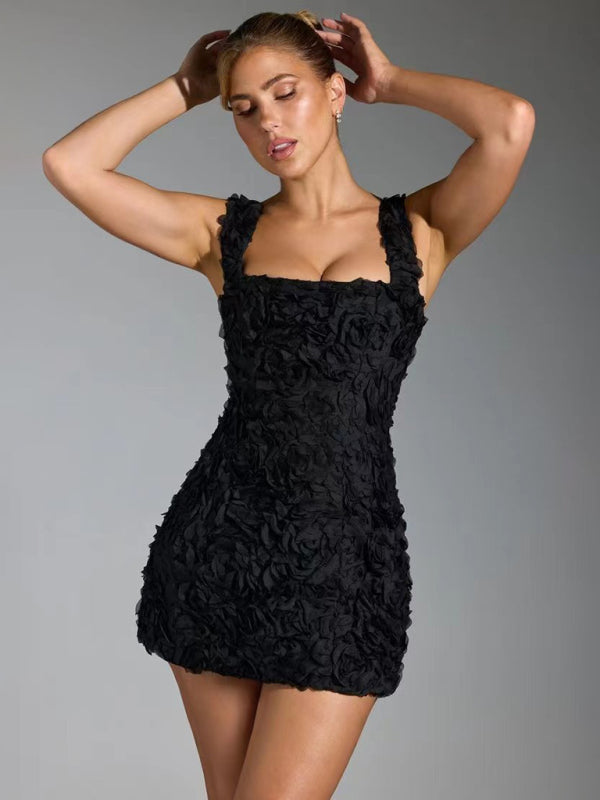 Anne Robe Courte Femme – Silhouette Cintrée, Col Carré & Appliqués Floraux 3D Élégants