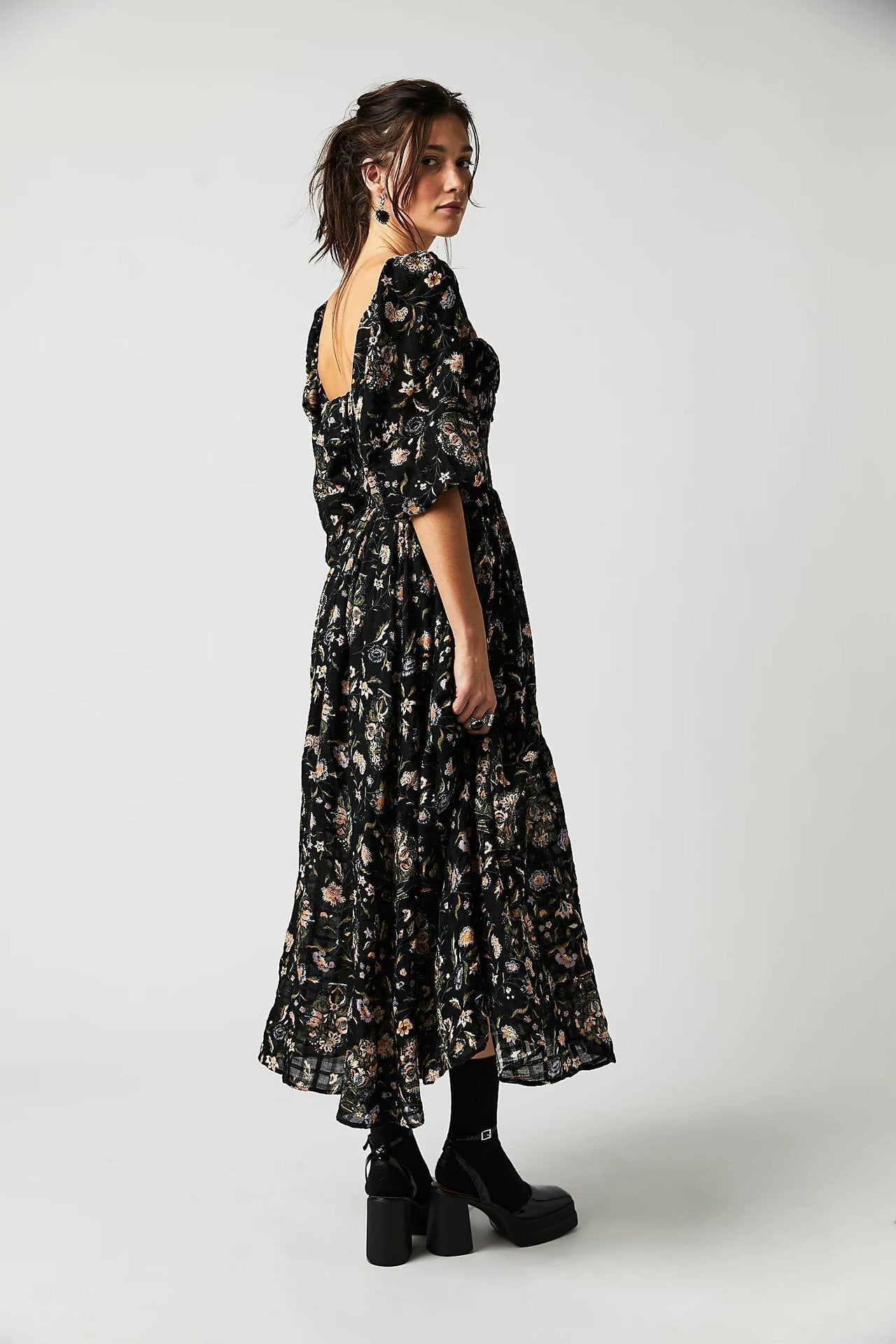 Vestido de mediodía de Quinn Women - Corte de algodón con estilo de flores bohemio y halagador