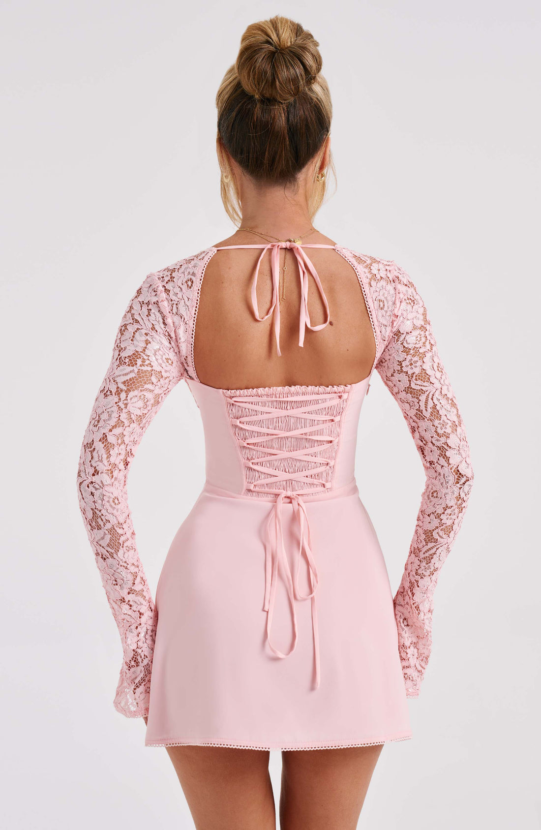 Juliette Robe Mini Femme – Élégante Robe en Dentelle avec Encolure Cœur et Coupe Ajustée