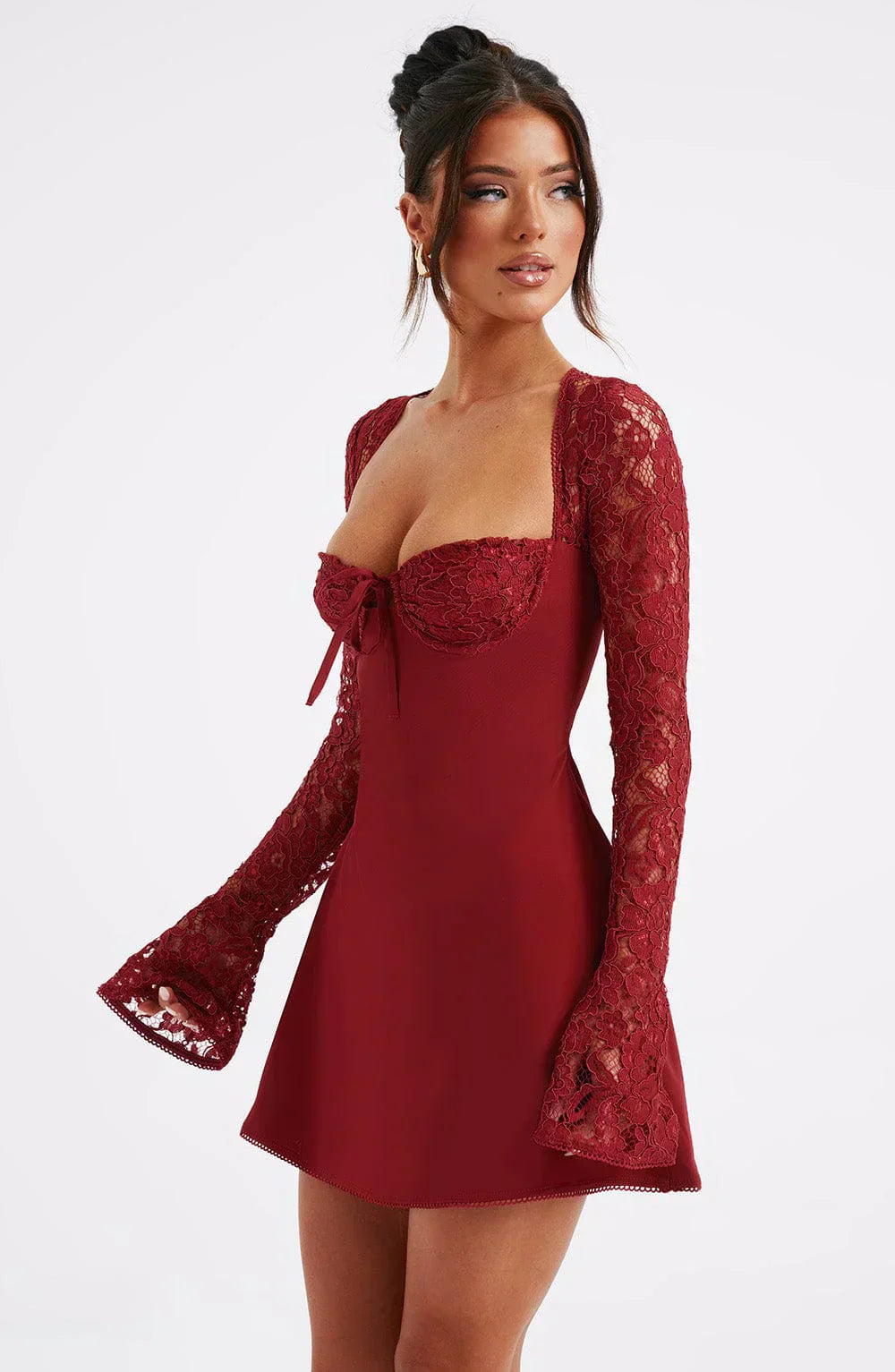 Juliette Robe Mini Femme – Élégante Robe en Dentelle avec Encolure Cœur et Coupe Ajustée