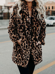 Fresia Chaqueta Invierno Mujer – Estampado Leopardo, Cuello Oversize y Forro Caliente