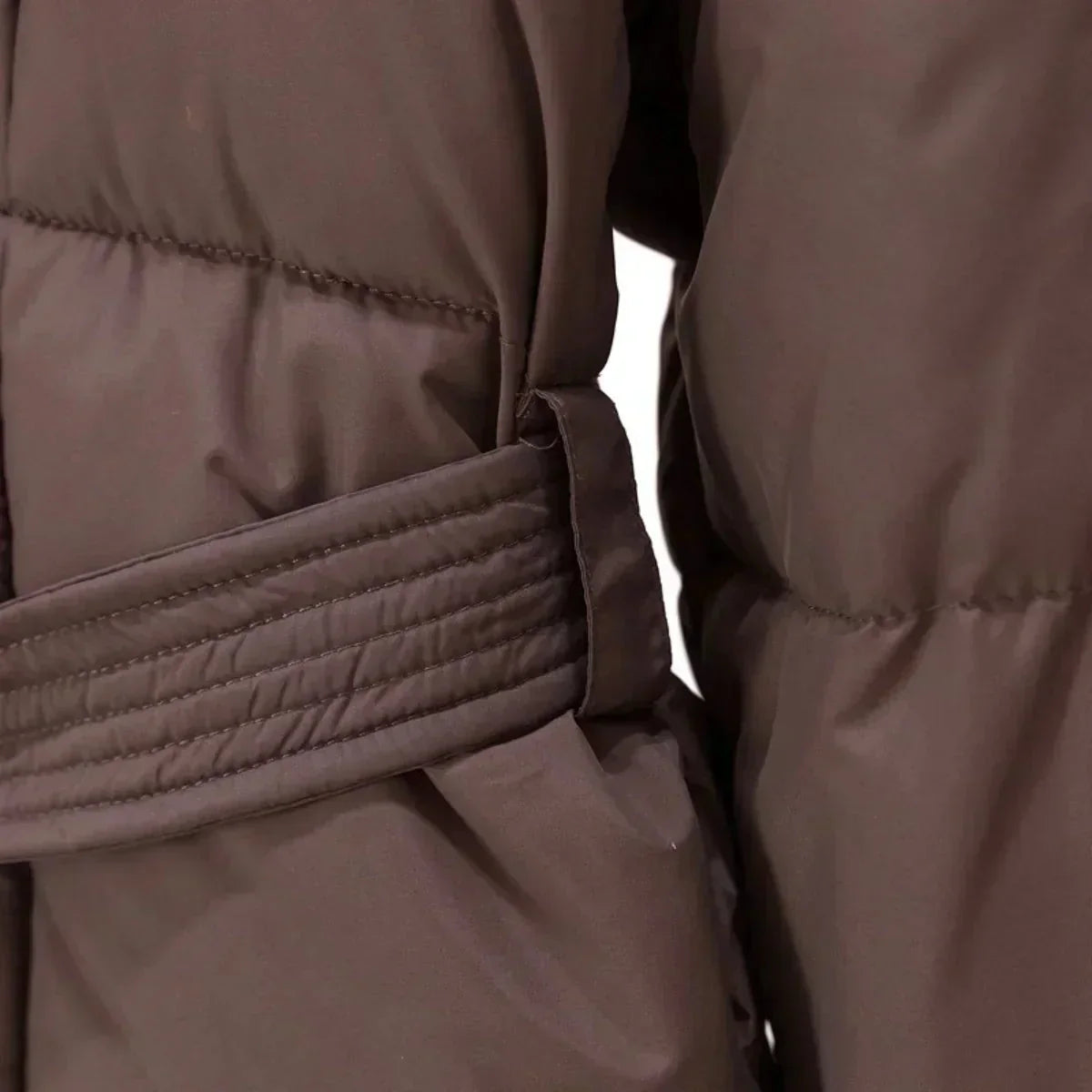 Abrigo de Mujer Marga Invierno – Ceñido Elegante, Cuello Refinado y Calidez Confortable