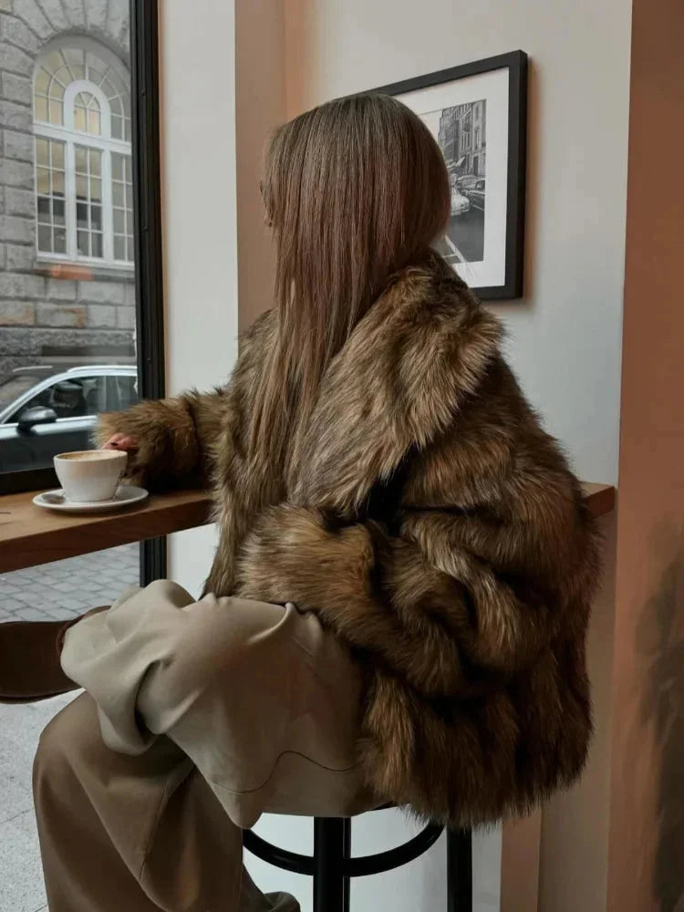 Josie Women's Coat in Fake Fur – Warm and Soft, Modern Cut & Elegant Style