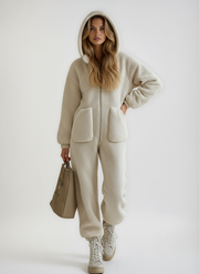 Madelyn Ensemble Loungewear Woman in Teddy Fleece – Ultra-Soft, Relaxed Fit with Cozy Beige Design